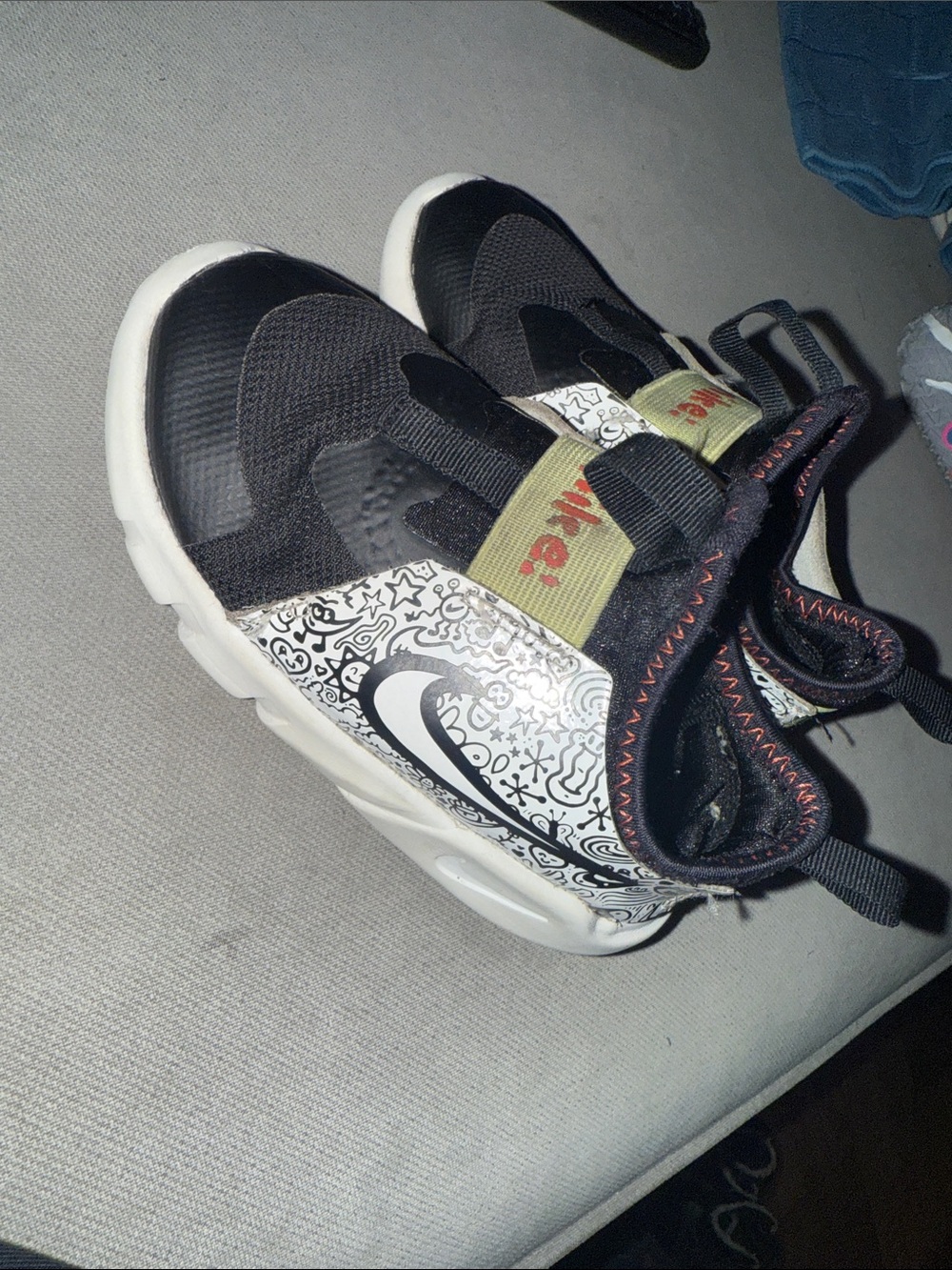 Nike Kids Black & White Graphic Slip-On Sneakers with Olive Strap